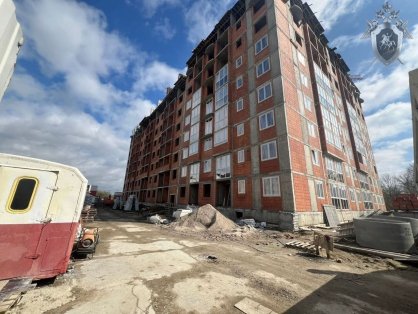 В Гурьевском районе следователи регионального управления СКР выясняют обстоятельства гибели рабочего на строительном объекте