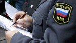 Полицейские работают на месте ДТП в пос. Дорожном, где произошло столкновение электропоезда с автомобилем